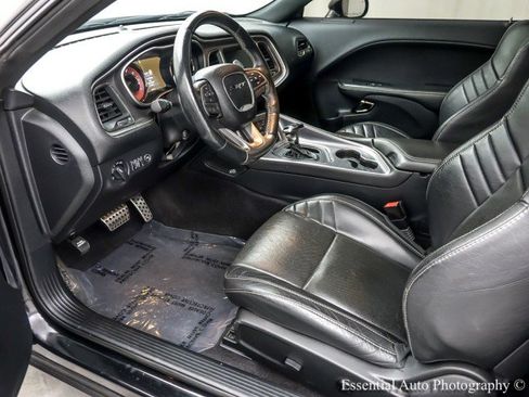 Used 2016 Dodge Challenger SRT Hellcat RWD image 13