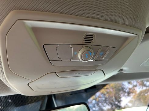 Used 2012 Ford Focus Titanium FWD image 32