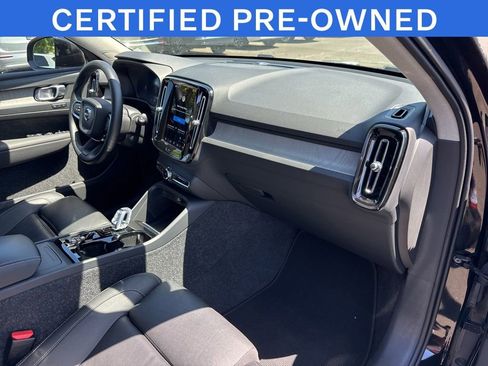 Certified 2025 Volvo XC40 B5 Plus AWD/4WD image 20