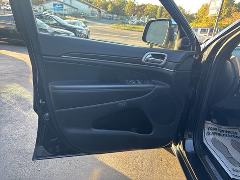 Used 2014 Jeep Grand Cherokee Limited image 15