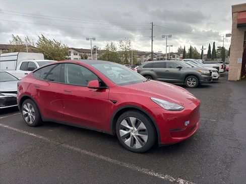 Used 2021 Tesla Model Y Long Range image 3