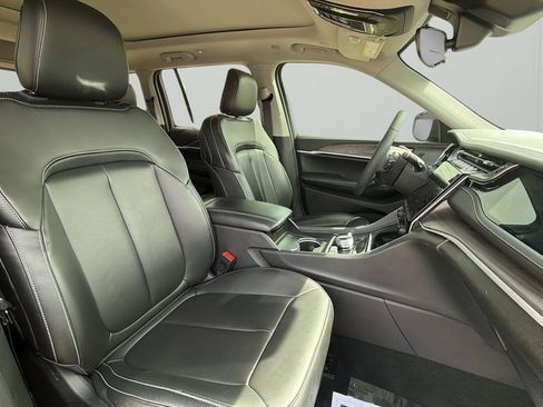 Used 2024 Jeep Grand Cherokee Limited 4xe image 27