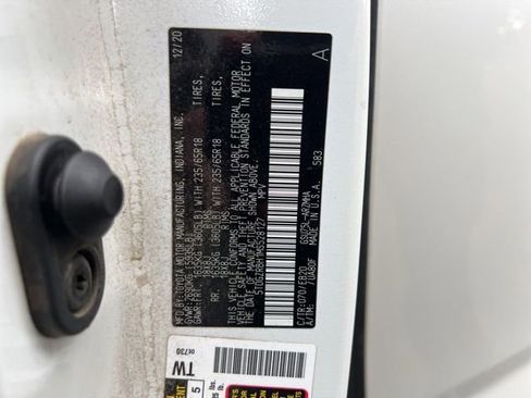 Used 2021 Toyota Highlander XLE image 15