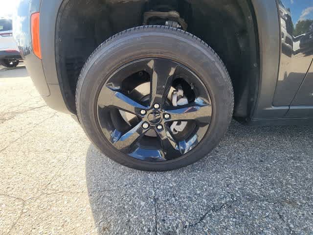 Used 2023 Jeep Grand Cherokee Altitude AWD/4WD image 25