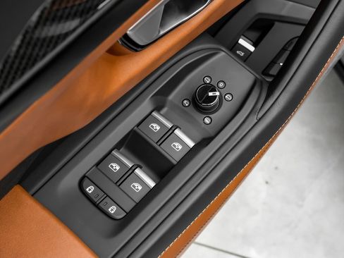 Used 2022 Lamborghini Urus image 40