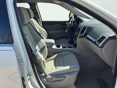 Used 2012 Jeep Grand Cherokee Laredo image 23