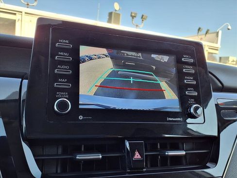 Used 2021 Toyota Camry SE image 5