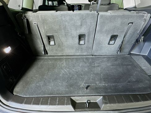 Used 2025 Subaru Ascent Premium image 28