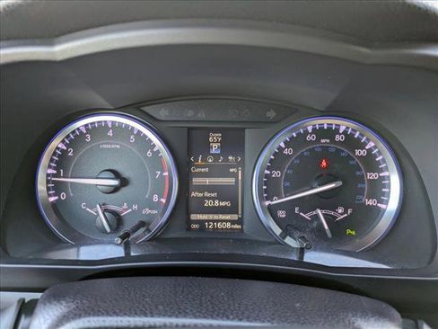 Used 2014 Toyota Highlander Limited Platinum image 10