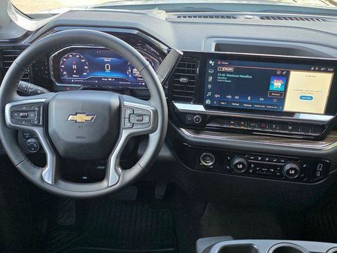 Used 2024 Chevrolet Silverado 1500 LT AWD/4WD image 16