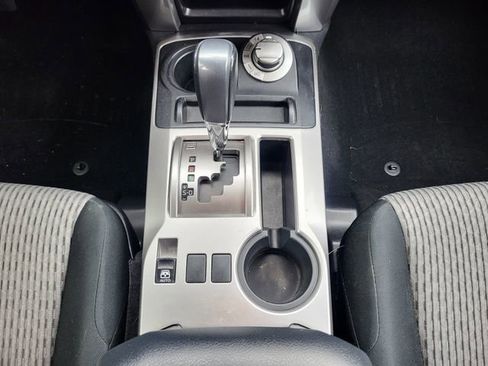 Used 2015 Toyota 4Runner SR5 AWD/4WD image 19
