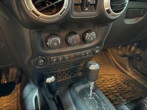 Used 2017 Jeep Wrangler Unlimited Sahara w/ Max Tow Package AWD/4WD image 18