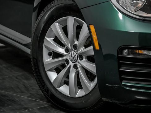 Used 2018 Volkswagen Beetle 2.0T S image 3