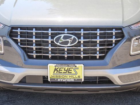 New 2025 Hyundai Venue Limited image 11