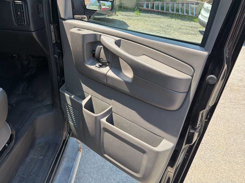 Used 2014 GMC Savana 2500 RWD image 13