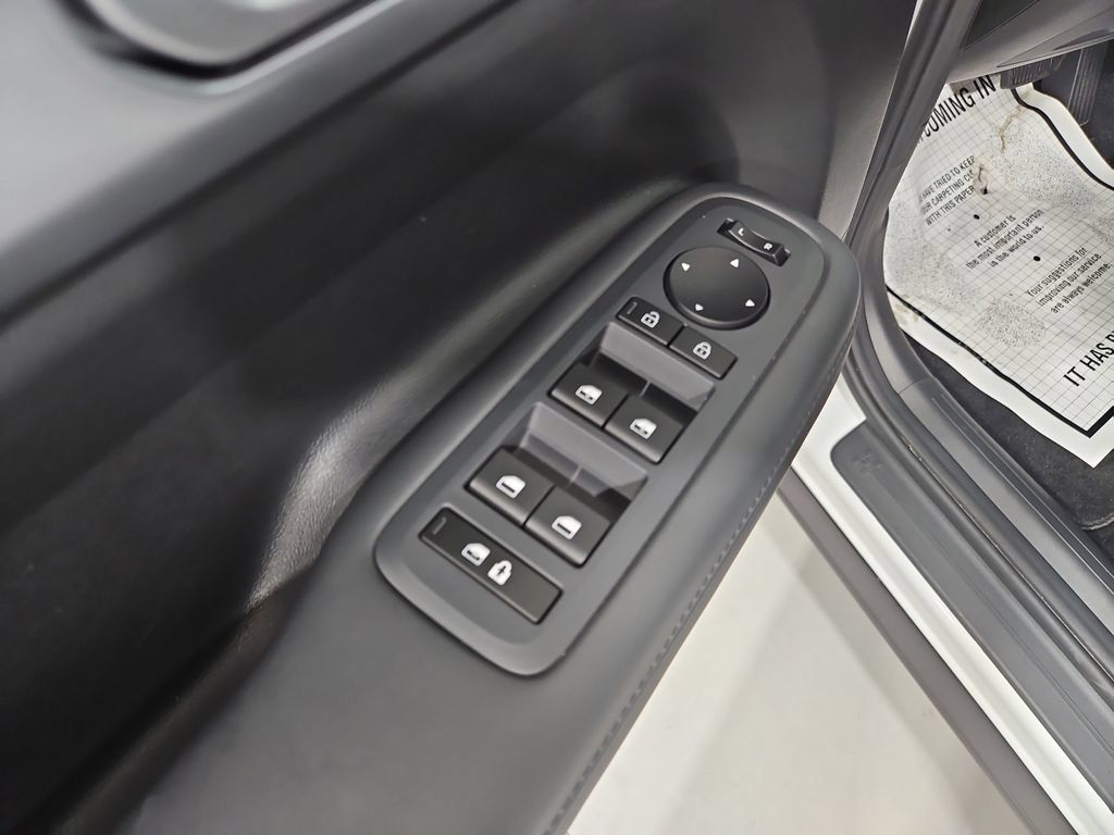 Certified 2025 Hyundai Santa Fe SEL AWD/4WD image 13