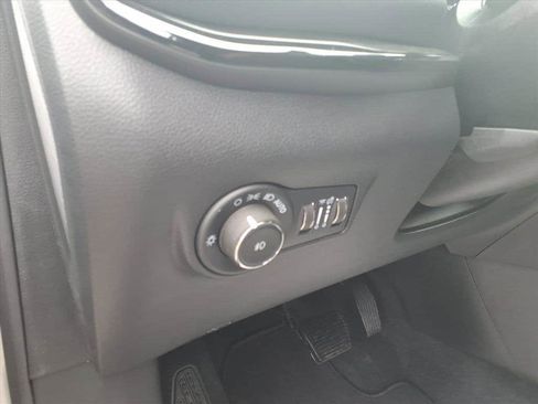 New 2026 Jeep Compass Latitude image 14