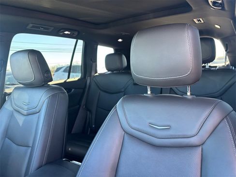 Used 2023 Cadillac XT6 Premium Luxury image 13