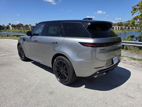 New 2026 Land Rover Range Rover Sport Dynamic SE AWD/4WD image 2