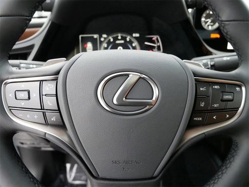Certified 2025 Lexus ES 350 w/ Premium Package image 17