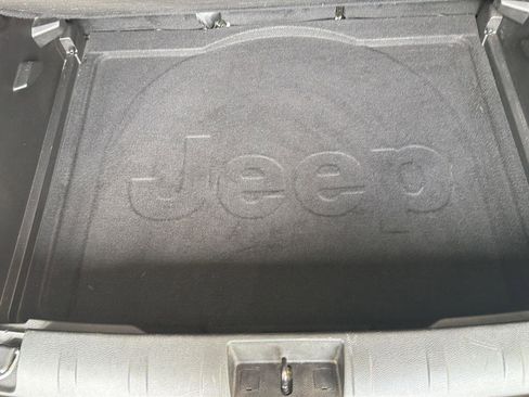 Used 2018 Jeep Renegade Sport w/ Power & Air Group FWD image 26