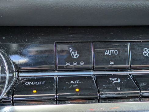 Used 2025 Chevrolet Equinox LT w/ Convenience Package II FWD image 23