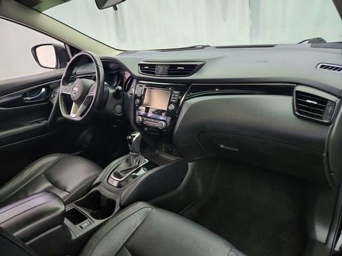 Used 2017 Nissan Rogue Sport SL w/ SL Premium Package FWD image 24