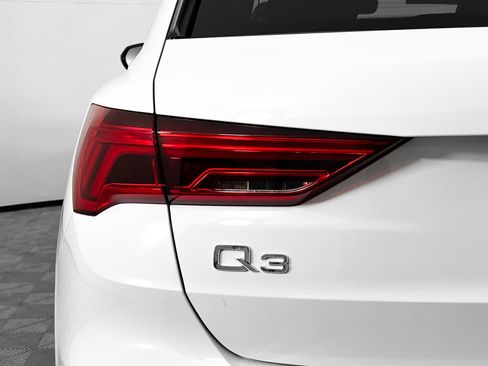 Certified 2024 Audi Q3 2.0T Premium Plus image 13
