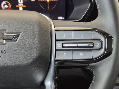 Used 2026 Chevrolet Colorado ZR2 w/ Technology Package AWD/4WD image 22