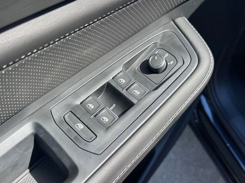 New 2026 Volkswagen Atlas Cross Sport SE image 11