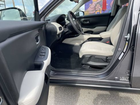 Used 2023 Honda HR-V LX image 14