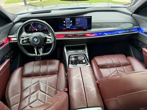 Used 2023 BMW 760i xDrive w/ Executive Package AWD/4WD image 12