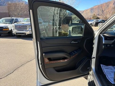 Used 2018 Chevrolet Suburban Premier image 10