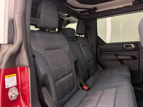 Used 2025 Ford Bronco Heritage Edition AWD/4WD image 28