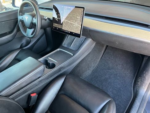 Used 2021 Tesla Model Y Long Range AWD/4WD image 7