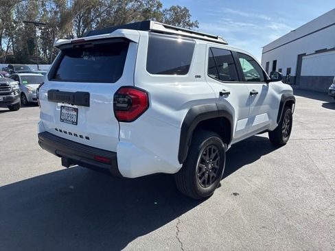 Used 2025 Toyota 4Runner SR5 AWD/4WD image 10