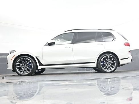 Used 2021 BMW X7 M50i w/ Dynamic Handling Package AWD/4WD image 34