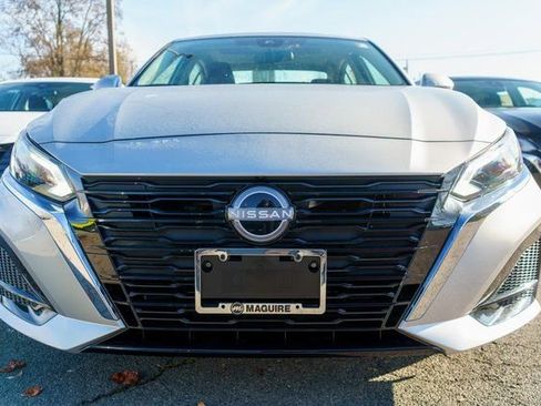 New 2025 Nissan Altima 2.5 SL image 3