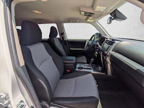 Used 2020 Toyota 4Runner SR5 AWD/4WD image 20