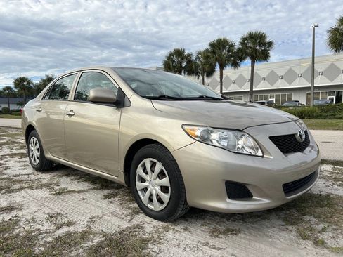 Used 2010 Toyota Corolla LE image 4