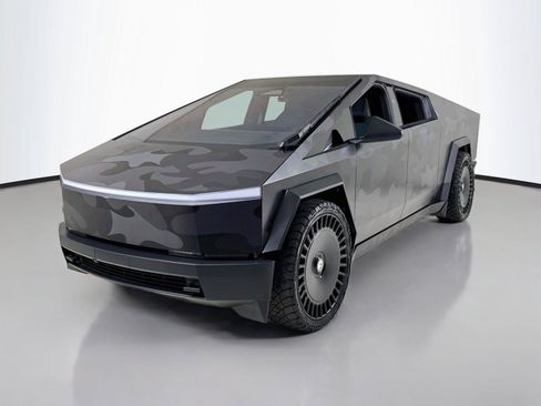 Used 2024 Tesla Cybertruck Cyberbeast AWD/4WD image 31
