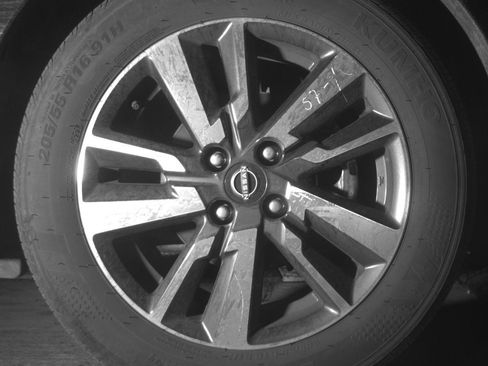 Used 2025 Nissan Versa SV FWD image 13