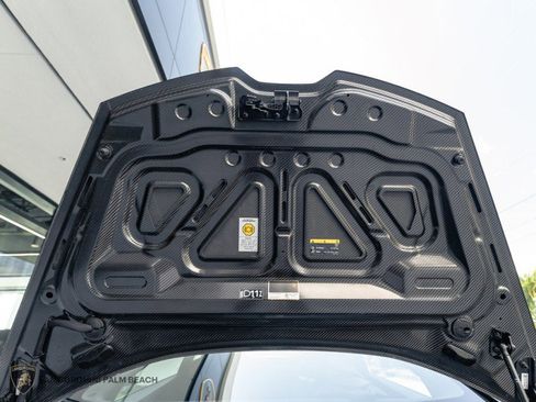 Used 2023 Lamborghini Huracan Tecnica image 32