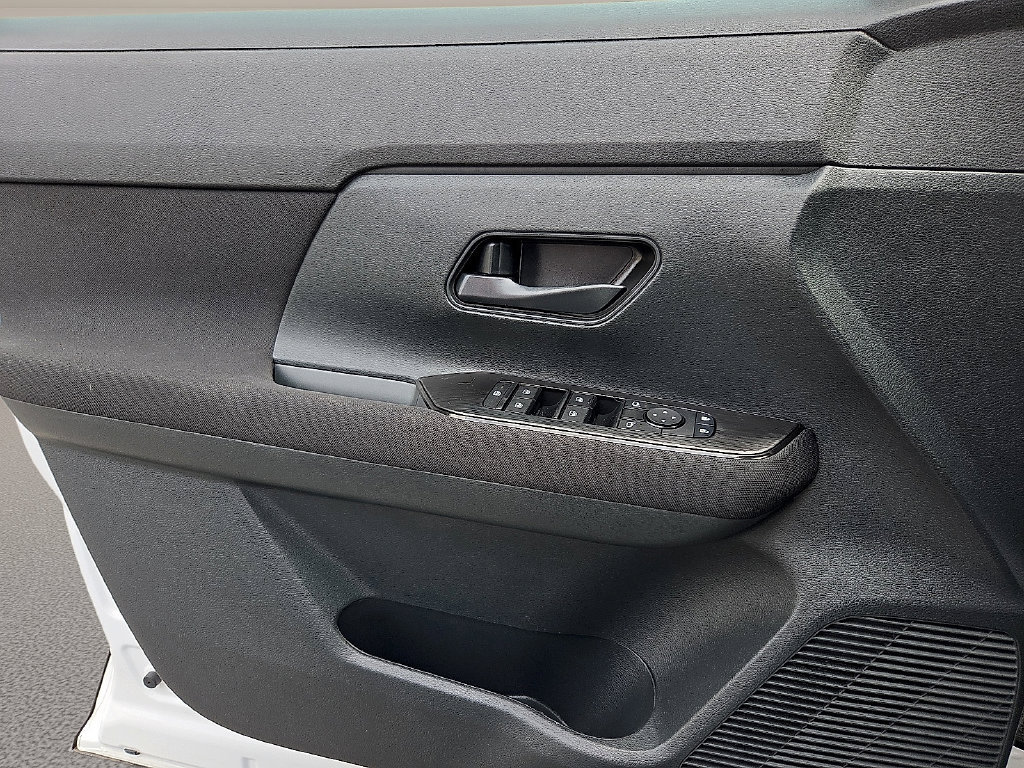 Used 2025 Nissan Kicks S FWD image 21