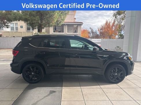 Certified 2023 Volkswagen Taos SE w/ Panoramic Sunroof Package image 10
