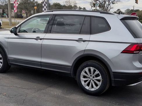 Used 2020 Volkswagen Tiguan S image 6