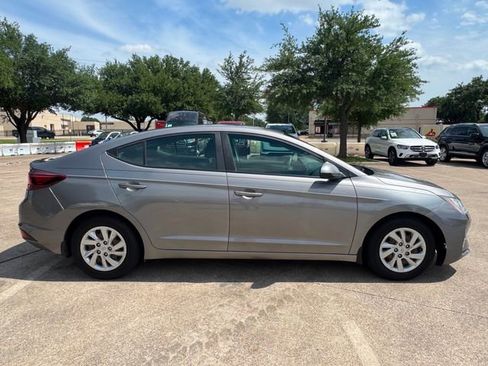 Used 2020 Hyundai Elantra SE w/ Cargo Package (C1) FWD image 5