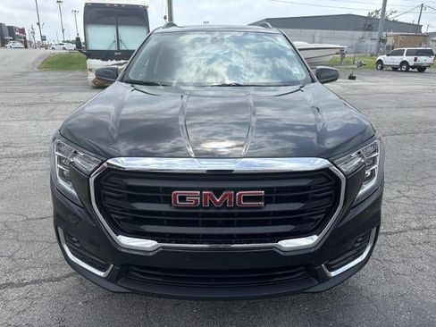 Used 2023 GMC Terrain SLE w/ Driver Convenience Package FWD image 2