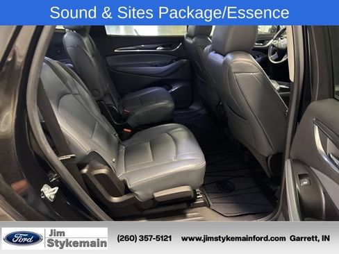 Used 2020 Buick Enclave Essence w/ Sound and Sites Package FWD image 12