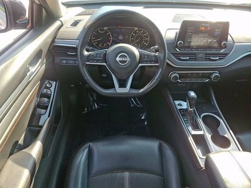 Used 2023 Nissan Altima 2.5 SR FWD image 13